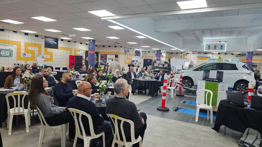  المدرسة التكنولوجية إكسال تبادر بيوم دراسي هو الأول من نوعه